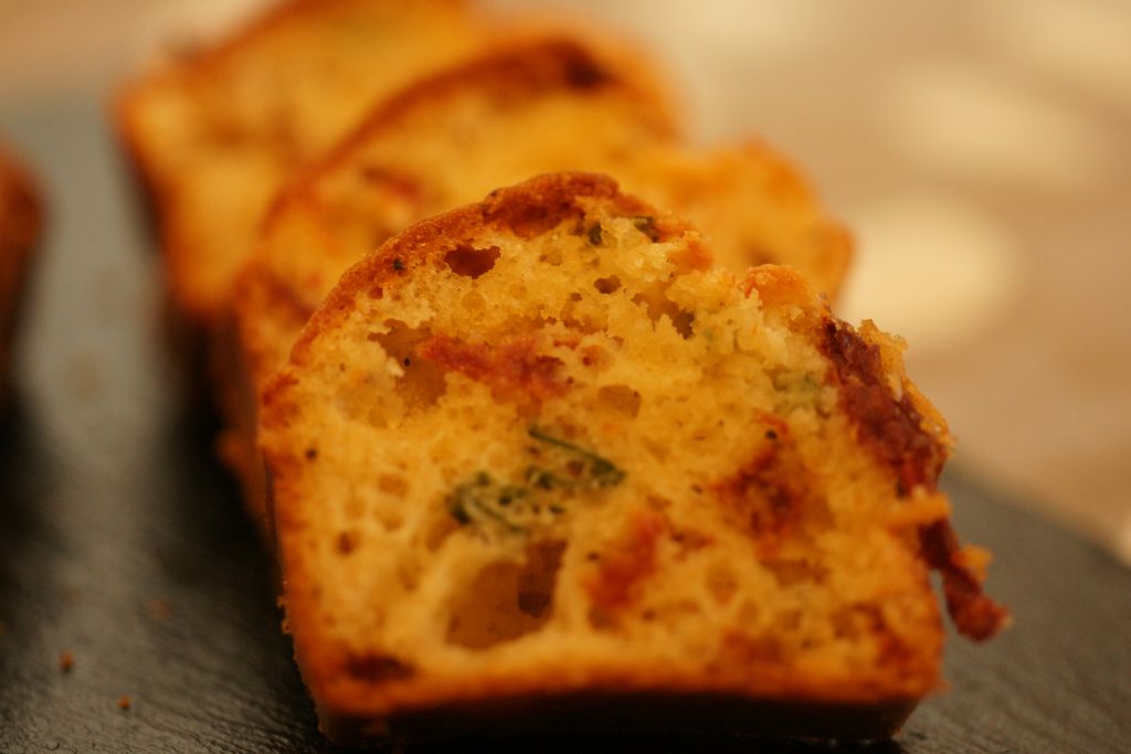 Cake chèvre tomates séchées